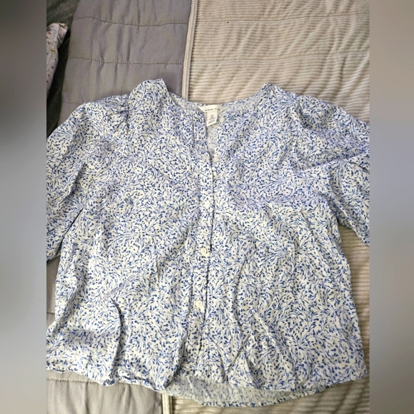 H&M Blue and White Floral Blouse. Size L. 3/4 Gathered Sleeves. - Picture 1 of 5